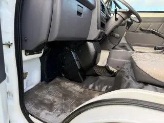 1998 Mitsubishi Minicab — White 4WD Kei Trucks, photo 17 of 41