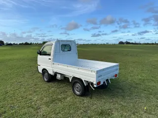 1998 Mitsubishi Minicab — White 4WD Kei Trucks, photo 7 of 41