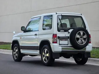 1998 Mitsubishi Pajero Duke — White 4WD Kei Trucks, photo 9 of 25
