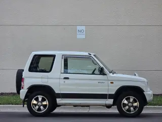 1998 Mitsubishi Pajero Duke — White 4WD Kei Trucks, photo 8 of 25