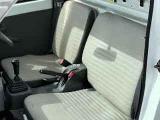 White 1998 Suzuki Carry 4WD kei truck for sale, stock KTD-0087 (photo 21)
