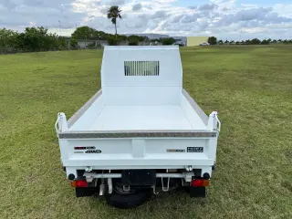 1999 Daihatsu Hijet — White 4WD Kei Trucks, photo 24 of 39