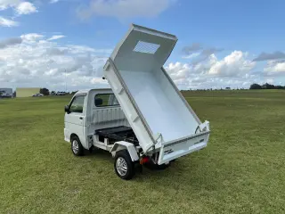 1999 Daihatsu Hijet — White 4WD Kei Trucks, photo 3 of 39