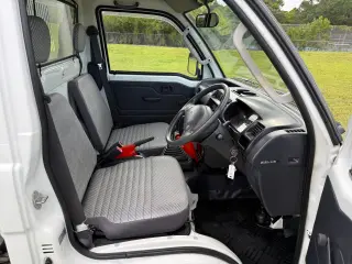 1999 Daihatsu Hijet — White 4WD Kei Trucks, photo 27 of 39