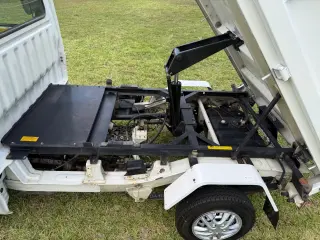 1999 Daihatsu Hijet — White 4WD Kei Trucks, photo 13 of 39