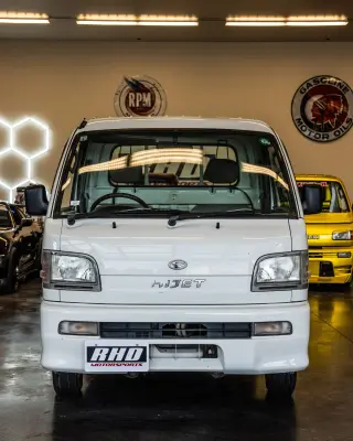 2000 Daihatsu Hijet — White 4WD Kei Trucks, photo 2 of 16