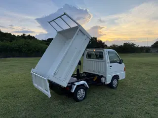 2001 Subaru Sambar — White 4WD Kei Trucks, photo 3 of 53