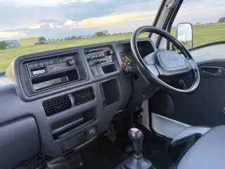2001 Subaru Sambar — White 4WD Kei Trucks, photo 39 of 53