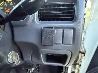 2001 Subaru Sambar — White 4WD Kei Trucks, photo 36 of 53