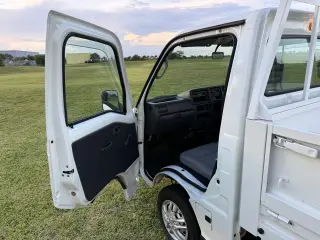 2001 Subaru Sambar — White 4WD Kei Trucks, photo 35 of 53