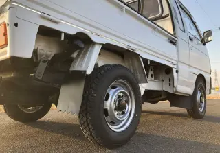 White 1992 Daihatsu Hijet Truck, 45,686 miles, EFJumbo, stock KTD-0215 (photo 6)