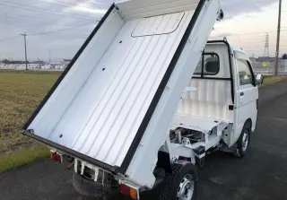 White 1997 Daihatsu Hijet Dump, 5-Speed Manual, imported mini dump truck, stock KTD-0154 (photo 4)