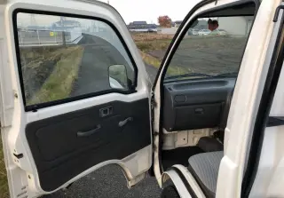White 1997 Daihatsu Hijet Dump, 5-Speed Manual, imported mini dump truck, stock KTD-0154 (photo 8)
