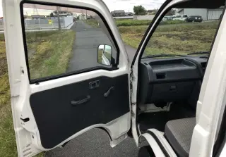 White 1999 Daihatsu Hijet Truck, 5-Speed Manual, imported kei truck, stock KTD-0328 (photo 8)