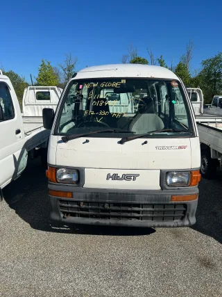 1996 Daihatsu Hijet Twin Cam 4WD Kei Truck — photo 3 of 10