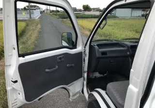 White 2000 Daihatsu Hijet Truck, 5-Speed Manual, imported kei truck, stock KTD-0370 (photo 8)