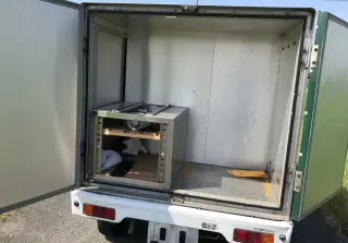 White II 2000 Suzuki Carry Truck, 31,093 miles, EFFreezer Box, stock KTD-0397 (photo 6)
