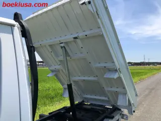 1991 Suzuki Carry Mini Dump Truck - Boeki USA — White 4WD Mini Dump Trucks, photo 8 of 11