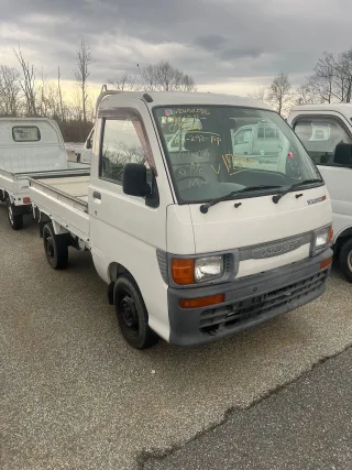 1996 Daihatsu Hijet — photo 1 of 7