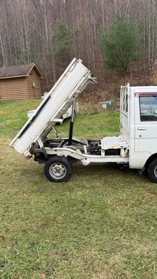 1997 Daihatsu HiJet Dump Truck, 5-Speed Manual, imported mini dump truck, stock KTD-0153 (photo 4)