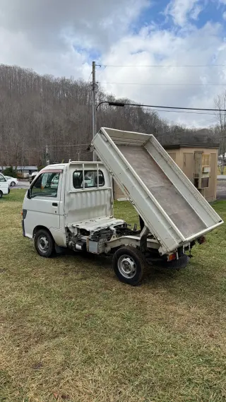 1997 Daihatsu HiJet Dump Truck, 34,797 miles, stock KTD-0153 (photo 6)