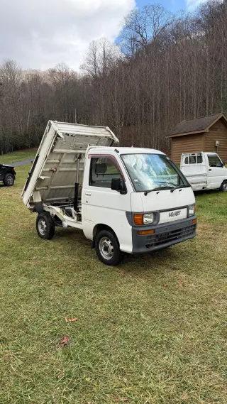 1997 Daihatsu HiJet Dump Truck, right-hand drive Japanese import, stock KTD-0153 (photo 3)