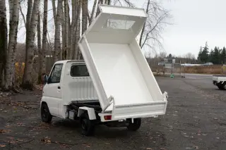 1999 Mitsubishi Minicab HD Dump 4WD, 2Hi-4Hi-4Lo, PS, AC, 5MT, LSD — Calgary White Mini Dump Trucks, photo 4 of 9