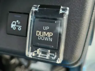 Daihatsu Hijet Cleaning Dump Manual (White) — White 4WD Mini Dump Trucks, photo 9 of 11
