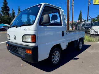 1991 Honda Acty Super Delux RealTime 4WD, Mid-Engine, 5MT — White Kei Trucks, photo 2 of 9
