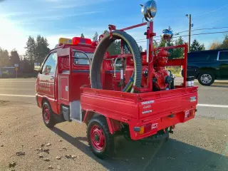1992 Daihatsu Hi-Jet Fire Fighter 4WD, 2Hi-4Hi-4Lo, 4MT, Collector — Red Kei Trucks, photo 5 of 9