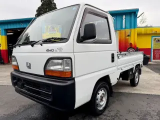 1994 Honda Acty Super Delux RealTime 4WD, Mid-Engine, 5MT — White Kei Trucks, photo 3 of 9