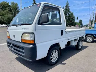1994 Honda Acty Super Delux RealTime 4WD, Mid-Engine, 5MT — Taffeta White Kei Trucks, photo 2 of 9