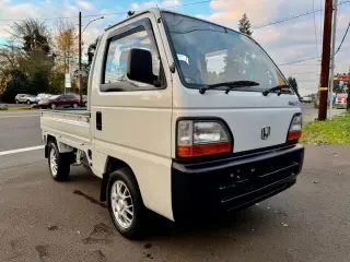 1995 Honda Acty Super Delux RealTime 4WD Mid-Engine, 5MT — White Kei Trucks, photo 1 of 9