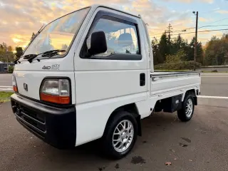 1995 Honda Acty Super Delux RealTime 4WD Mid-Engine, 5MT — White Kei Trucks, photo 3 of 9