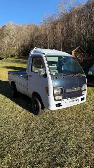 1997 Daihatsu Hi-Jet Is Series — 4WD Kei Trucks, photo 1 of 11