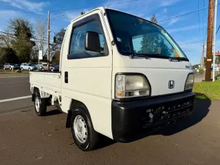 1998 Honda Acty Super Delux 4WD Mid-Engine, AC, 5MT, Like New! — Taffeta White Kei Trucks, photo 1 of 9