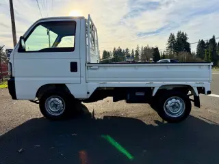 1998 Honda Acty Super Delux 4WD Mid-Engine, AC, 5MT, Like New! — Taffeta White Kei Trucks, photo 4 of 9