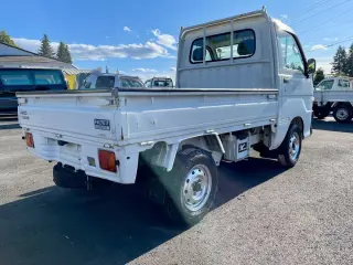 1999 Daihatsu Hi-Jet EFI DLI 4WD, 2Hi-4Hi, 5MT, Next Gen! — White Kei Trucks, photo 6 of 9