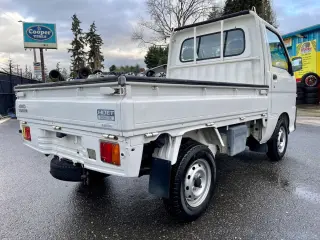 1999 Daihatsu Hi-Jet EFI DLI Twincam 12V 4WD, 2Hi-4Hi, 5MT — Passo White Kei Trucks, photo 6 of 9