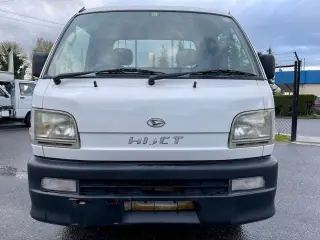 1999 Daihatsu Hi-Jet EFI DLI Twincam 12V 4WD, 2Hi-4Hi, 5MT — Passo White Kei Trucks, photo 1 of 9