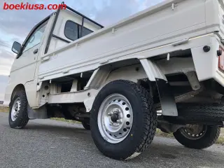 1999 Daihatsu Hijet Truck — White 4WD Kei Trucks, photo 5 of 11