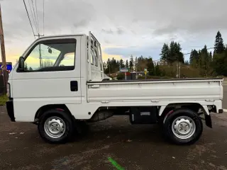 Taffeta White 1999 Honda Acty Super Delux RealTime 4WD Mid-Engine, 5MT, Manual, imported kei truck, stock KTD-0333 (photo 4)