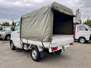 1999 Mitsubishi Minicab EFI Canopy 4WD, 2Hi-4Hi-4Lo, PS, AC, 5MT — White Diamond Metallic Kei Trucks, photo 4 of 9