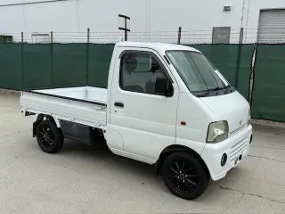 In CA - White Suzuki Carry - 1999 — White 4WD Kei Trucks, photo 1 of 2