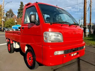 2000 Daihatsu Hi-Jet EFI DLI Fire 4WD, 2Hi-4H, PS, 5MT — Red Kei Trucks, photo 1 of 9