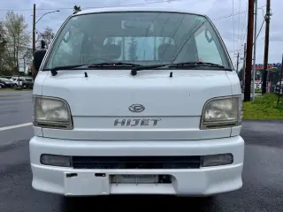 2000 Daihatsu Hi-Jet EFI DLI Twincam 12V 4WD, 2Hi-4Hi, AC, 5MT — Passo White Kei Trucks, photo 1 of 9