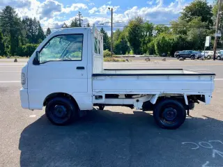 2000 Daihatsu Hi-Jet EFI DLI Twincam 4WD, 2Hi-4Hi, 5MT — Passo White Kei Trucks, photo 3 of 9