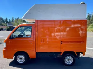 Orange 2000 Daihatsu Hi-Jet Hi-Roof Mobile Kitchen 2WD, AC, PS, Automatic, imported kei truck, stock KTD-0369 (photo 4)
