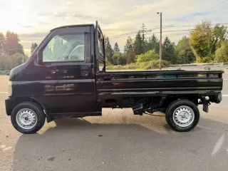 2000 Honda Acty Attack EFI 4WD, AC, PS, 5MT, Airbag, Diff Lock — Black Kei Trucks, photo 3 of 9