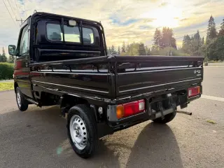 2000 Honda Acty Attack EFI 4WD, AC, PS, 5MT, Airbag, Diff Lock — Black Kei Trucks, photo 4 of 9